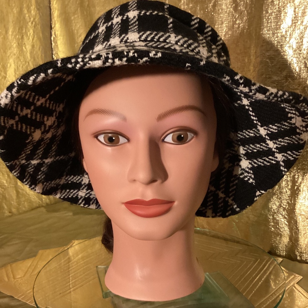 Burberry bucket hat - Picture 2 of 5